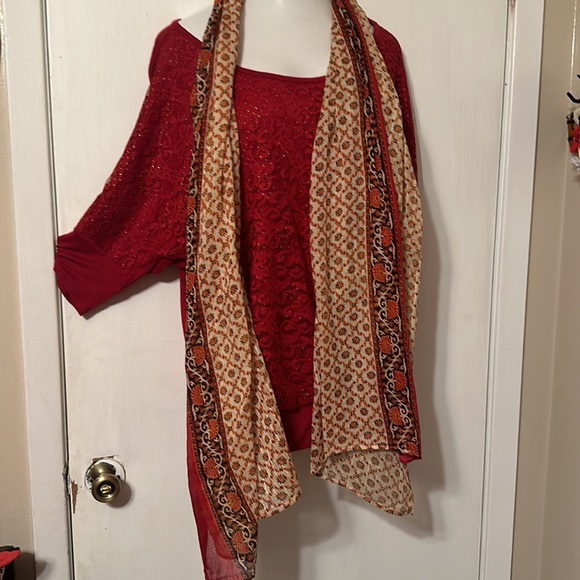 2x 3 quaterlenth sleeve Bright Red shirt with specs of Gold - Picture 5 of 5